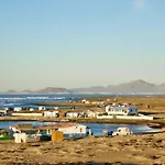 The Volcano's Land, Perfect For Relaxing Getaway بيت للعطل *